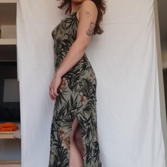 Floral Dress - Picture 3 of 4